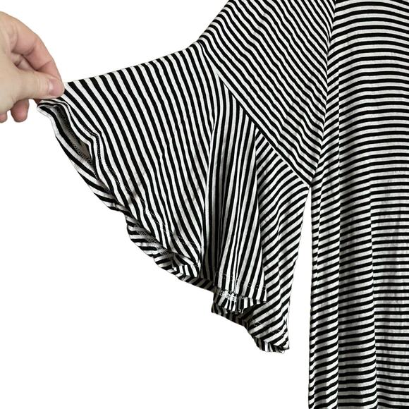 Harlow & Rose Black & White Striped T-Shirt Dress - Size Large - Flutter Sleeves - Picture 3 of 6
